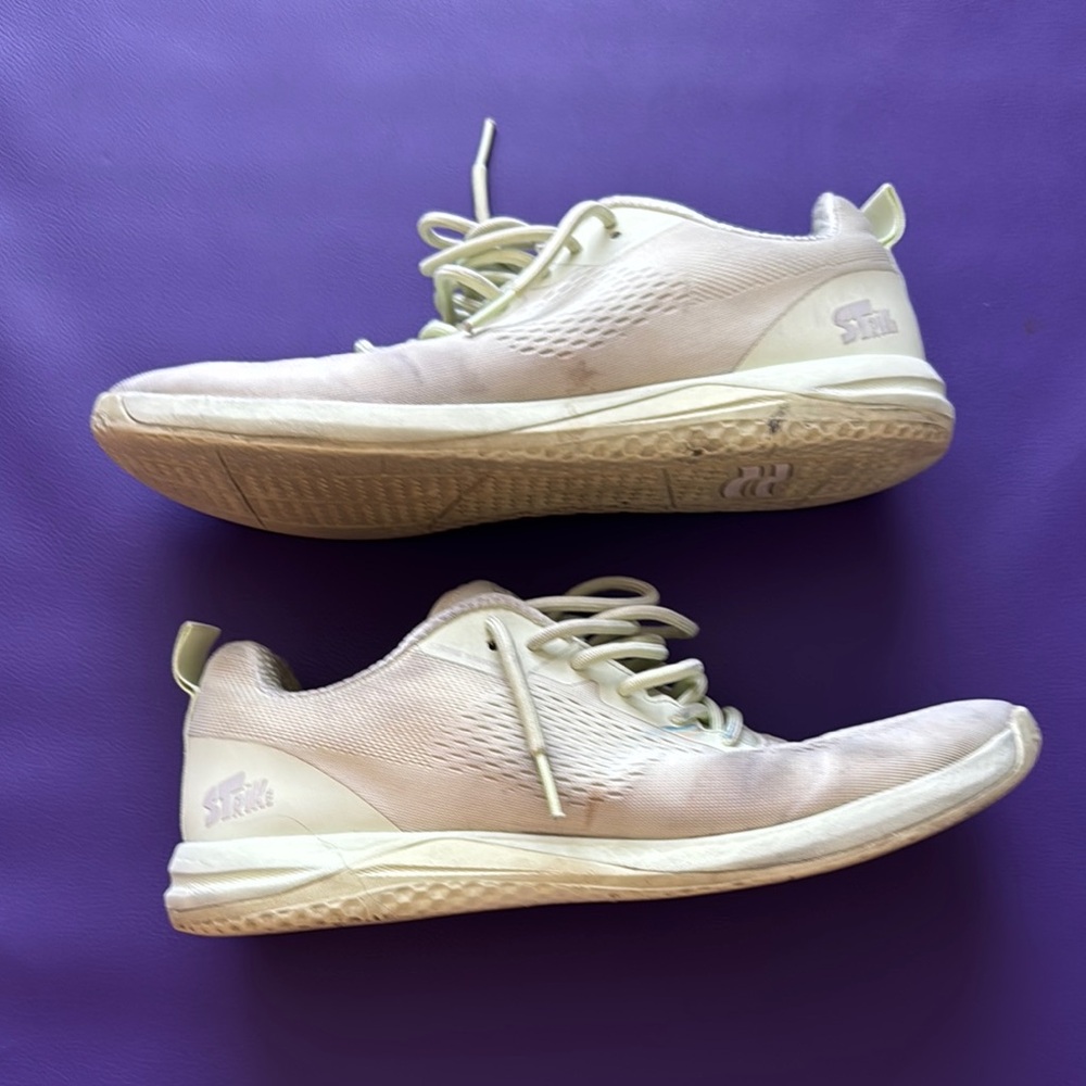 Strike Movement Haze trainers